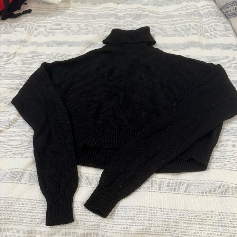 Divided cropped turtleneck sweater